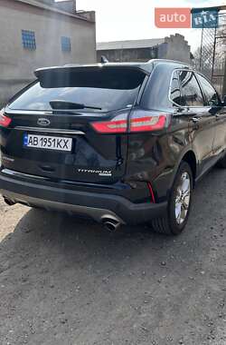 Позашляховик / Кросовер Ford Edge 2019 в 