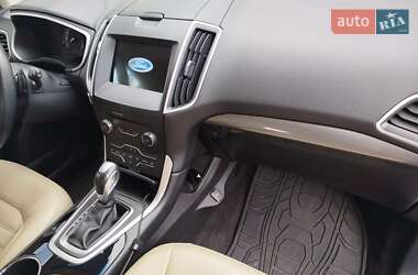Внедорожник / Кроссовер Ford Edge 2016 в 