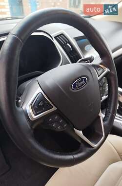 Внедорожник / Кроссовер Ford Edge 2016 в 