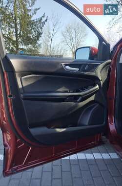Внедорожник / Кроссовер Ford Edge 2016 в 