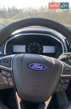 Внедорожник / Кроссовер Ford Edge 2019 в 