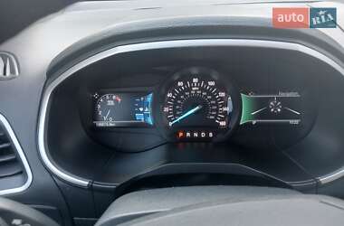 Позашляховик / Кросовер Ford Edge 2016 в 
