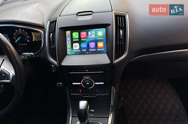 Позашляховик / Кросовер Ford Edge 2015 в 