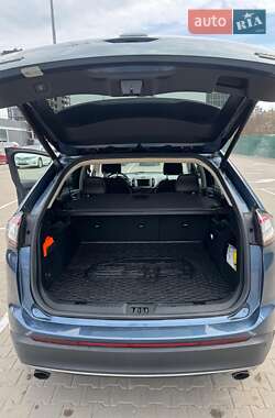 Позашляховик / Кросовер Ford Edge 2018 в 