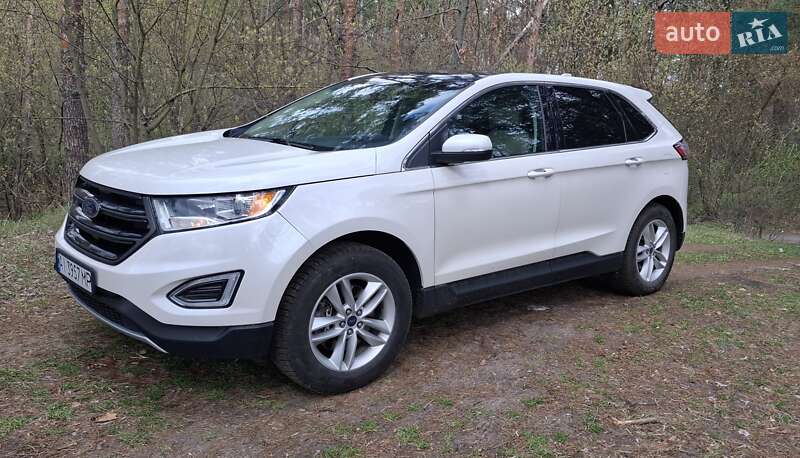 Позашляховик / Кросовер Ford Edge 2015 в 