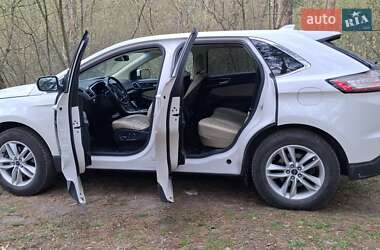 Позашляховик / Кросовер Ford Edge 2015 в 