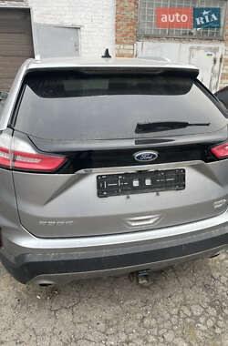 Позашляховик / Кросовер Ford Edge 2021 в 