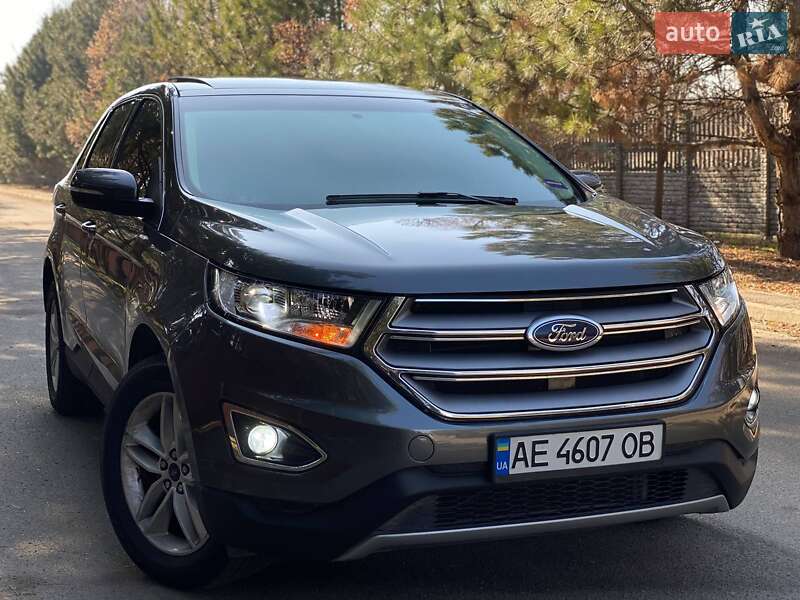 Позашляховик / Кросовер Ford Edge 2015 в 