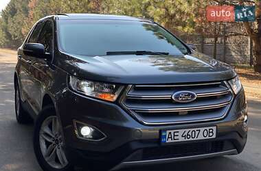 Позашляховик / Кросовер Ford Edge 2015 в 