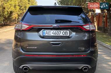 Позашляховик / Кросовер Ford Edge 2015 в 