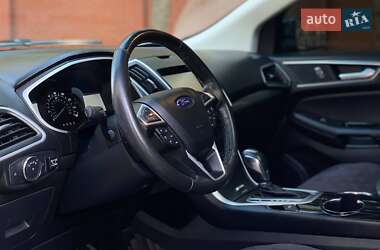 Позашляховик / Кросовер Ford Edge 2015 в 