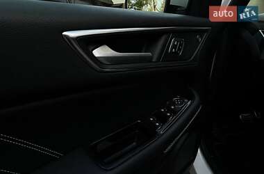 Позашляховик / Кросовер Ford Edge 2019 в 