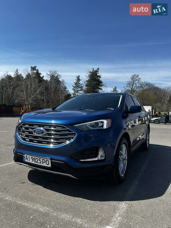 Позашляховик / Кросовер Ford Edge 2022 в 