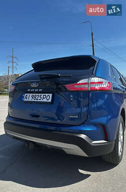 Позашляховик / Кросовер Ford Edge 2022 в 