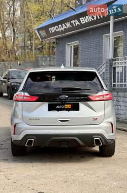 Позашляховик / Кросовер Ford Edge 2019 в 