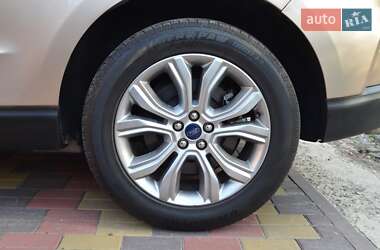 Позашляховик / Кросовер Ford Edge 2021 в 