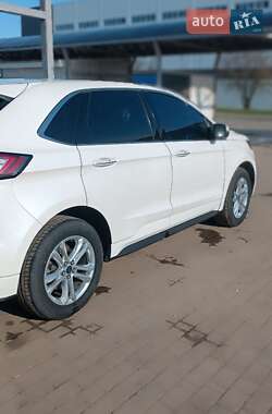 Внедорожник / Кроссовер Ford Edge 2016 в 