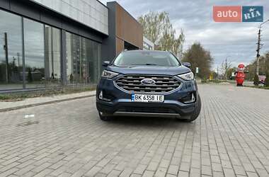 Внедорожник / Кроссовер Ford Edge 2019 в 