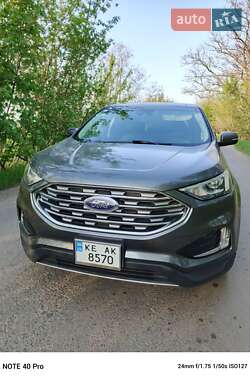 Внедорожник / Кроссовер Ford Edge 2018 в 