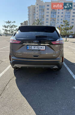 Внедорожник / Кроссовер Ford Edge 2019 в 