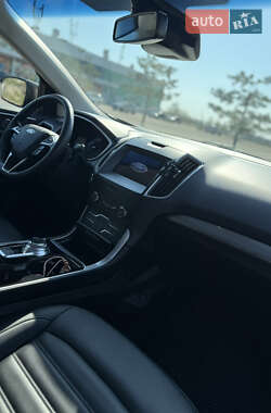 Внедорожник / Кроссовер Ford Edge 2019 в 