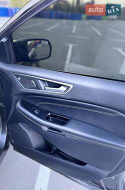 Внедорожник / Кроссовер Ford Edge 2019 в 