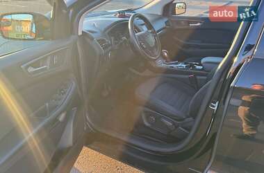 Позашляховик / Кросовер Ford Edge 2017 в 