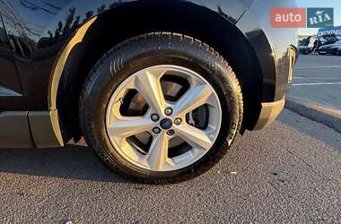 Позашляховик / Кросовер Ford Edge 2017 в 