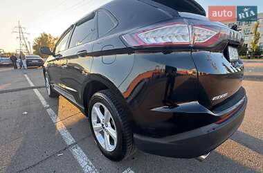 Позашляховик / Кросовер Ford Edge 2017 в 