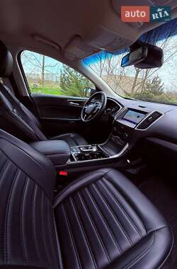 Позашляховик / Кросовер Ford Edge 2019 в 