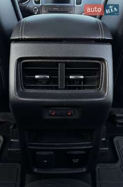 Внедорожник / Кроссовер Ford Edge 2015 в 