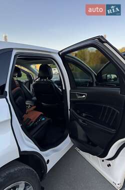 Внедорожник / Кроссовер Ford Edge 2015 в 