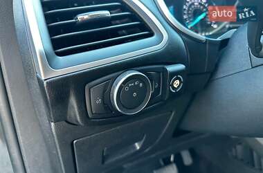 Внедорожник / Кроссовер Ford Edge 2015 в 