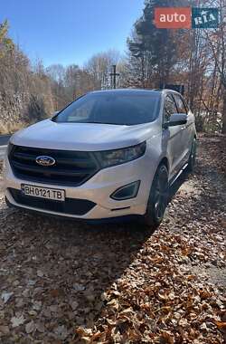 Внедорожник / Кроссовер Ford Edge 2016 в 