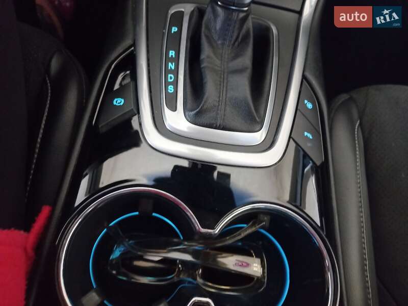 Внедорожник / Кроссовер Ford Edge 2016 в Черновцах