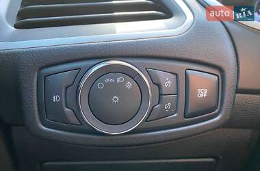 Внедорожник / Кроссовер Ford Edge 2018 в 