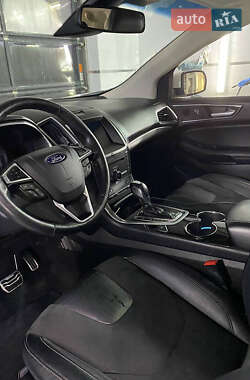 Внедорожник / Кроссовер Ford Edge 2016 в 