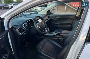 Позашляховик / Кросовер Ford Edge 2016 в 