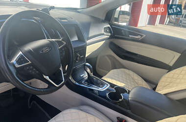 Внедорожник / Кроссовер Ford Edge 2015 в 