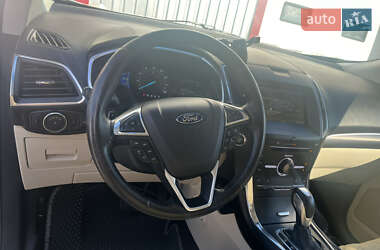 Внедорожник / Кроссовер Ford Edge 2015 в 