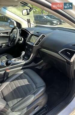 Позашляховик / Кросовер Ford Edge 2016 в 