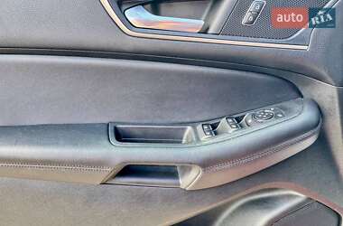 Внедорожник / Кроссовер Ford Edge 2022 в 