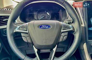 Внедорожник / Кроссовер Ford Edge 2022 в 