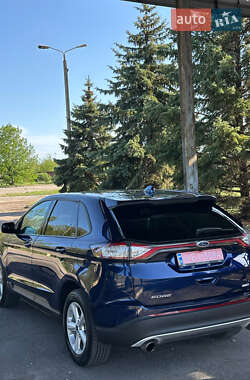 Позашляховик / Кросовер Ford Edge 2016 в 