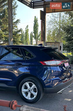 Позашляховик / Кросовер Ford Edge 2016 в 