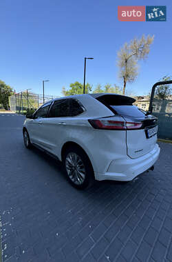 Позашляховик / Кросовер Ford Edge 2020 в 
