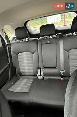 Внедорожник / Кроссовер Ford Edge 2017 в 