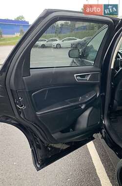 Позашляховик / Кросовер Ford Edge 2023 в 