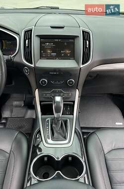 Внедорожник / Кроссовер Ford Edge 2015 в 
