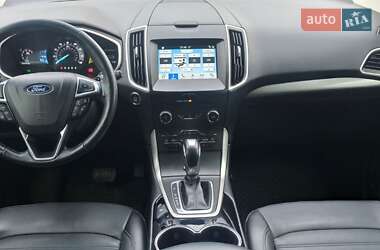 Позашляховик / Кросовер Ford Edge 2018 в 